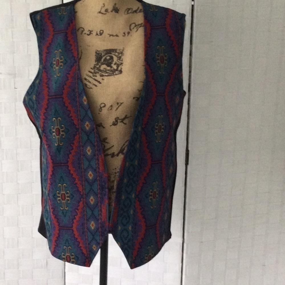 Ann Loy Original Vest color Green And Red size L NWOT.   #391